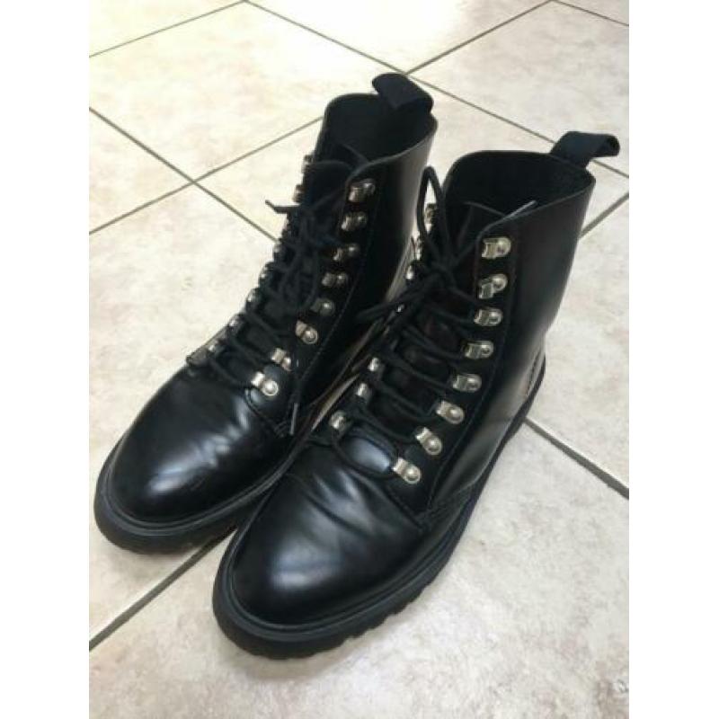 Zwarte Dr. Martens maat 42