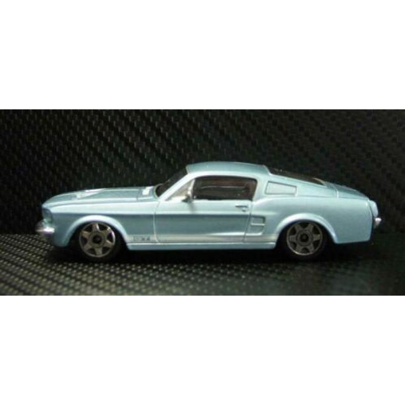 1:43 leuke Ford Mustang GT blauw in doos