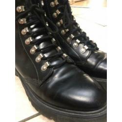 Zwarte Dr. Martens maat 42