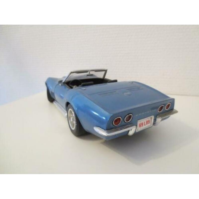 Chevrolett Corvette Stingray Cabrio 1969 Revell 1:18