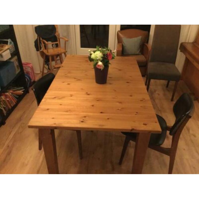 Houten tafel van Ikea