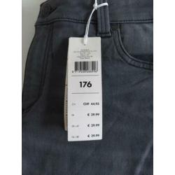 2 X We fashion broeken joggingstof maat 176 (niet gedragen)