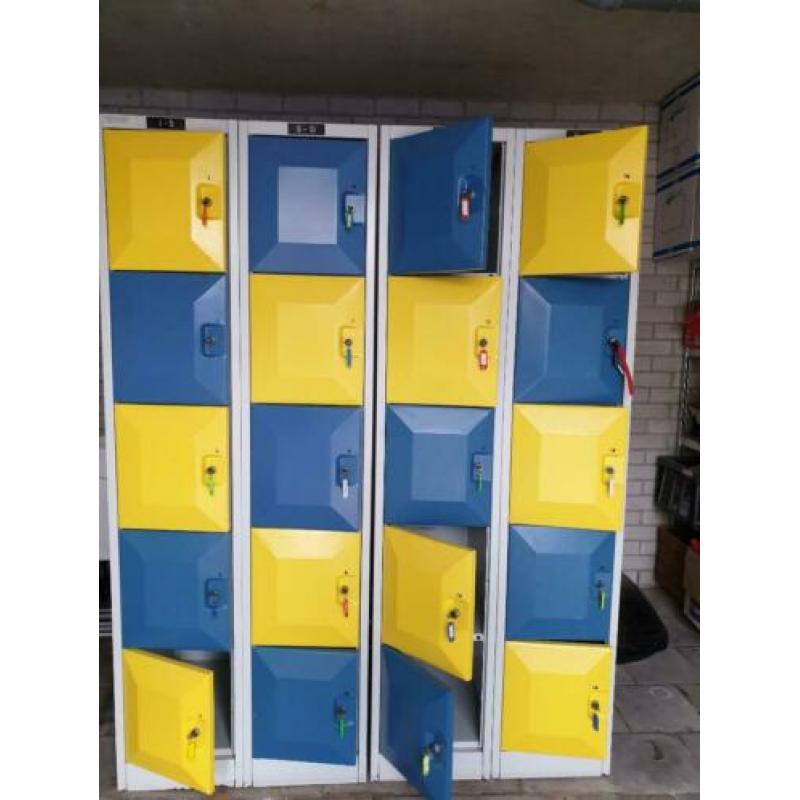 Lockerkast 2 x10stuks met sleutels