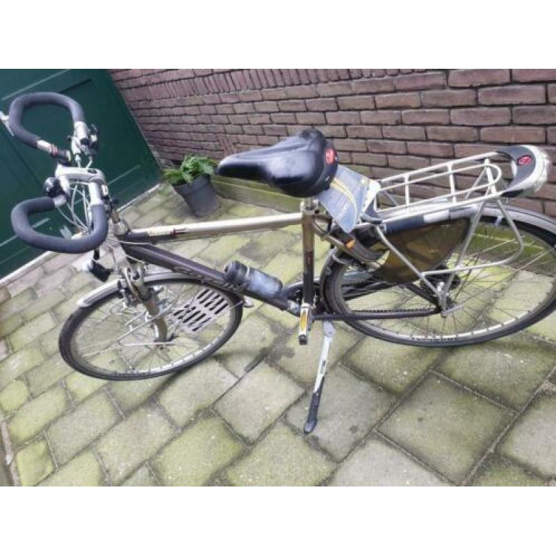 Gazelle medeo 28 inch 24 VERSNELLING AXA SLOT