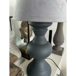 Mooie sober/brocante lamp met kap