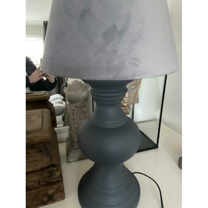 Mooie sober/brocante lamp met kap