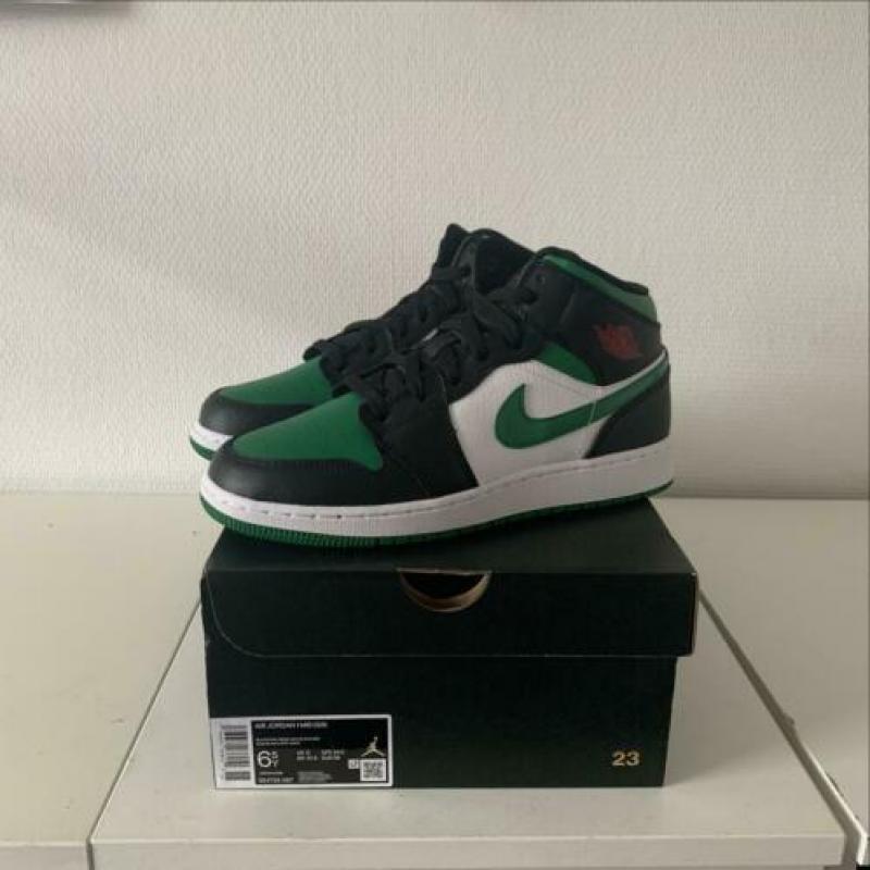 Jordan 1 mid green toe maat 39