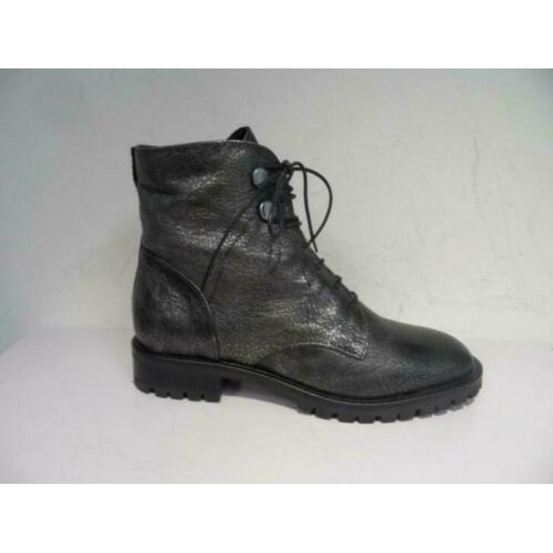 Carmens grijze veterboots 41