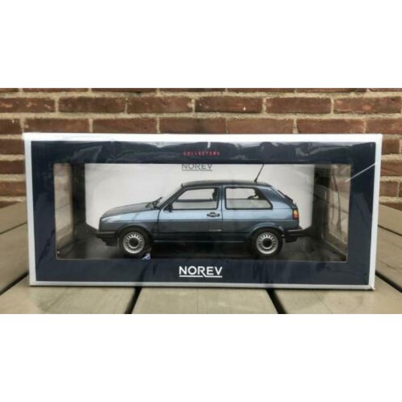 Sale 1:18 volkswagen golf 2 norev in box