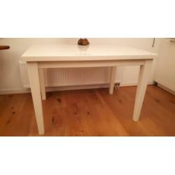 Eikenhouten tafel met handige laatjes + gratis stoelen!!