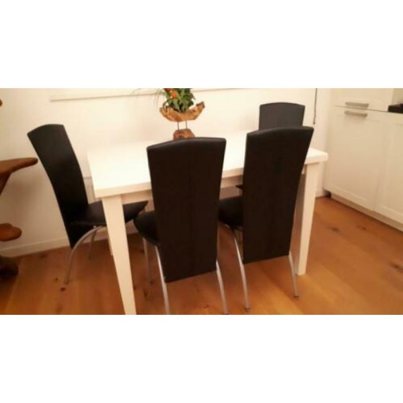 Eikenhouten tafel met handige laatjes + gratis stoelen!!