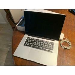 MacBook Pro 15" Retina (2.6 GHz, i7, 16, 512) accu uit 2018