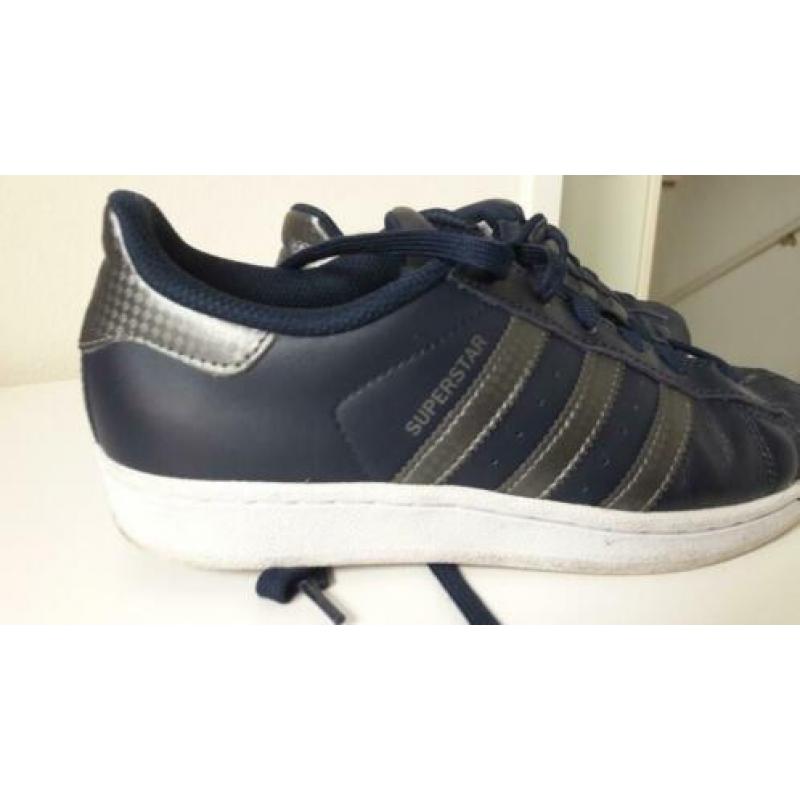 Blauwe Adidas sneakers maat 36 (uk maat 3.5)