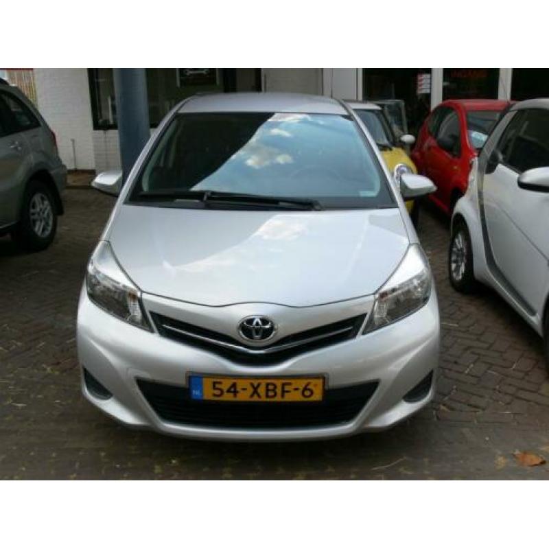 Toyota Yaris 1.4 D-4D-F Aspiration - Navi,cruise, Airco, Cam