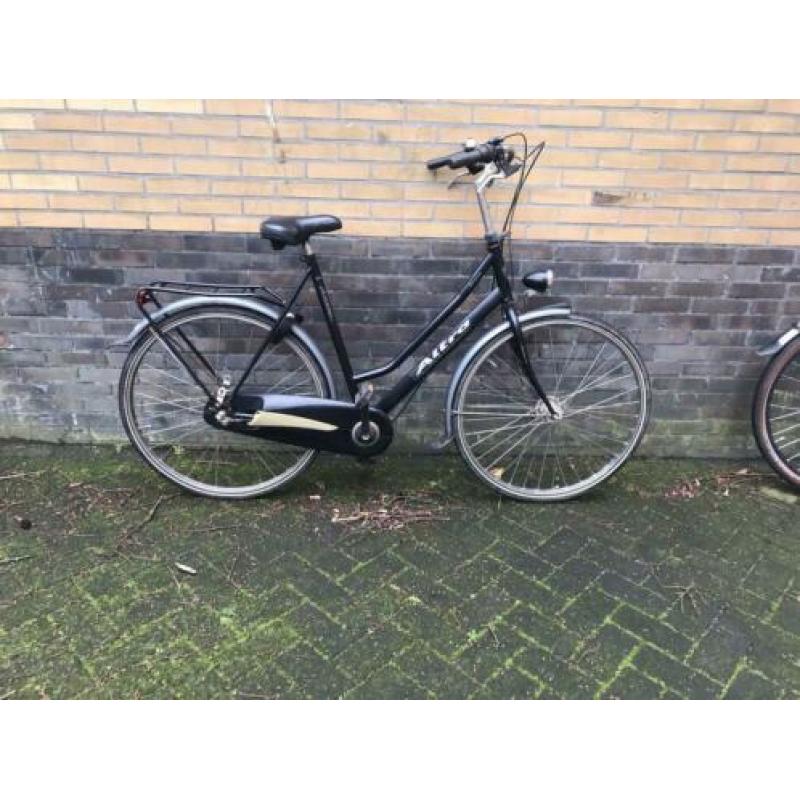 Diverse nagekeken fietsen fiets bike bicycle herenfiets