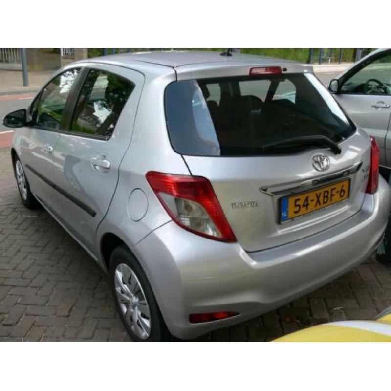 Toyota Yaris 1.4 D-4D-F Aspiration - Navi,cruise, Airco, Cam