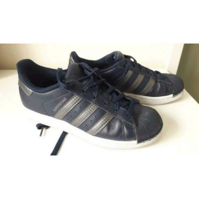 Blauwe Adidas sneakers maat 36 (uk maat 3.5)