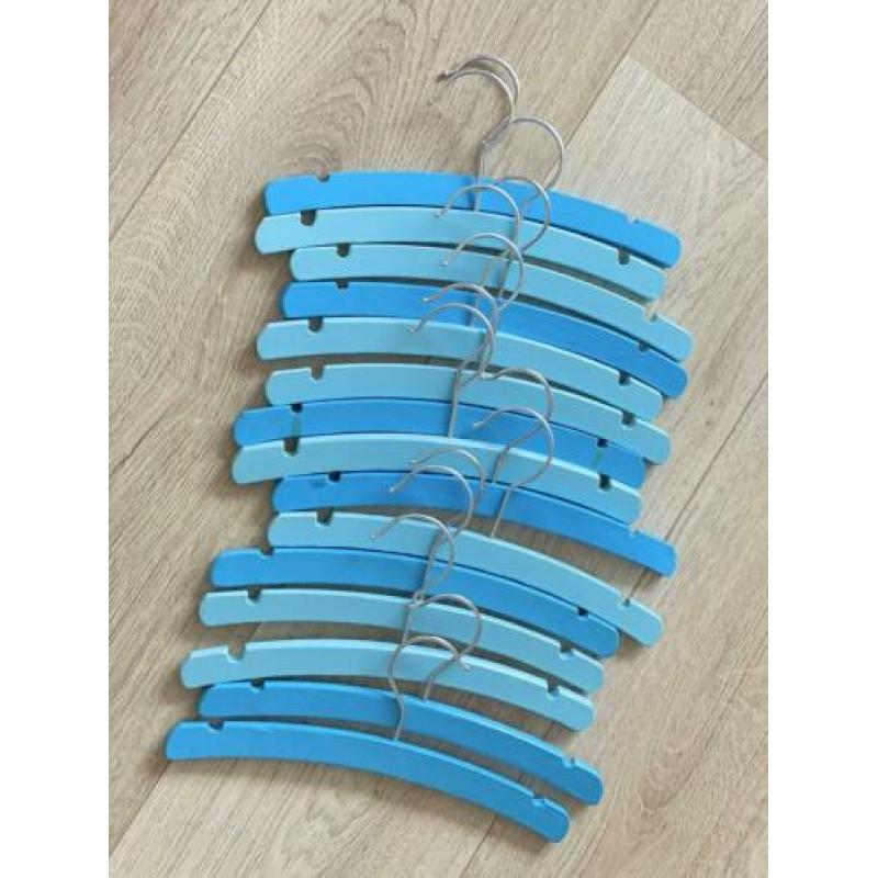 Baby kleding hangers hout blauw