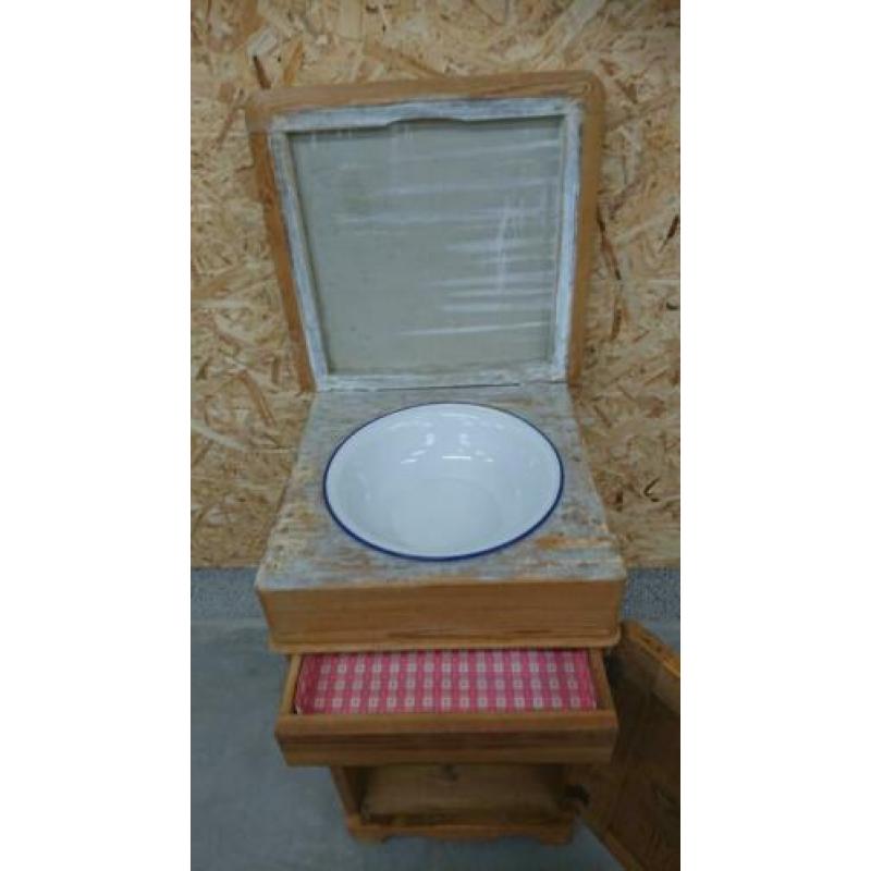 Brocante waskast uit Zweden / oude commode / kast