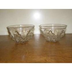 Twee pudding bowl schaaltjes (A19 1754)