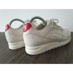 Asics Tiger Gel HAPPY VALENTINES DAY Sample model 38