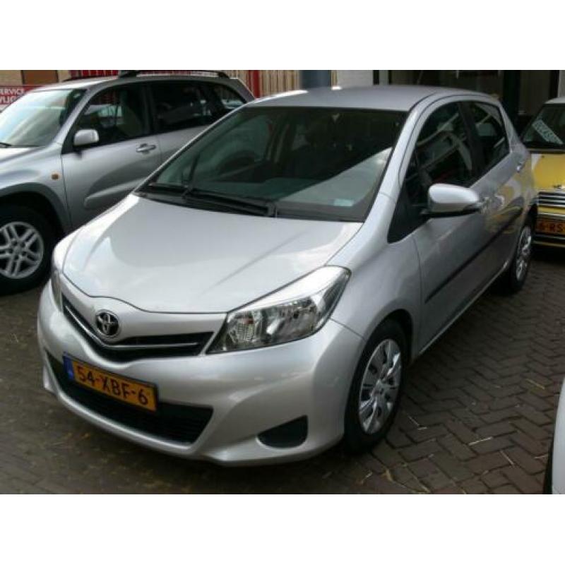 Toyota Yaris 1.4 D-4D-F Aspiration - Navi,cruise, Airco, Cam