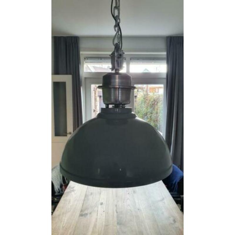 2 industriele hanglampen - 53 cm diameter 60 cm hoog