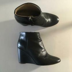 Minimalistic wedge-heel boots (COS, 39)